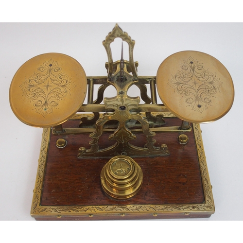 313 - A set of Victorian postal scales