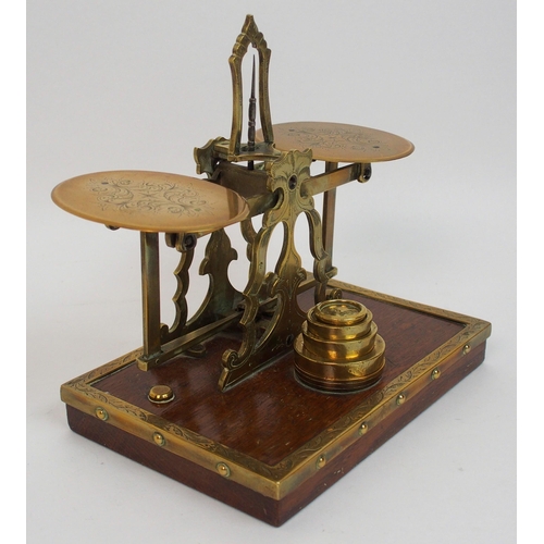 313 - A set of Victorian postal scales