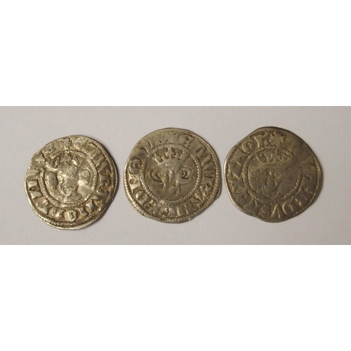 440 - Three Edward I (1272-1307) silver halfpennies