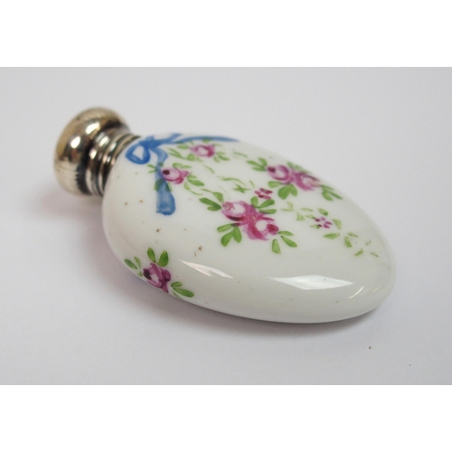 541 - A Thomas Webb style pink cameo glass scent flask