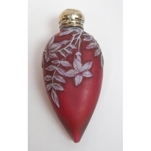 541 - A Thomas Webb style pink cameo glass scent flask