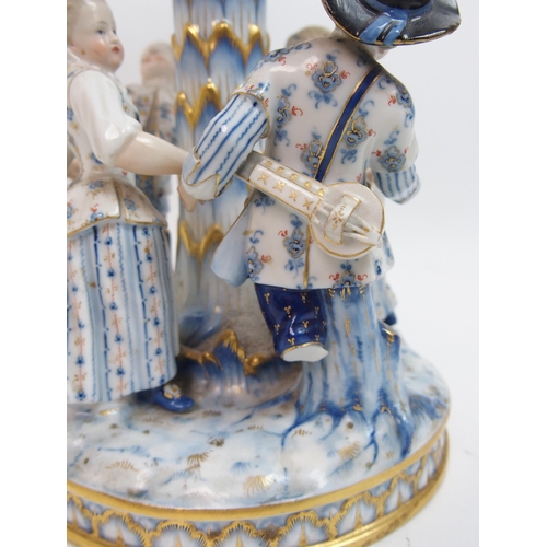 545 - A Meissen porcelain centrepiece