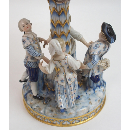 545 - A Meissen porcelain centrepiece