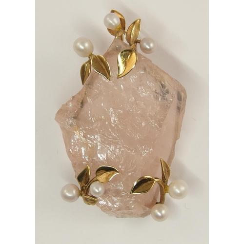 619 - An unusual Scottish river pearl and rose quartz pendant brooch