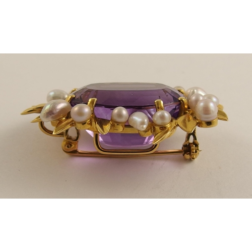 629 - An 18ct gold Scottish river pearl and amethyst pendant brooch