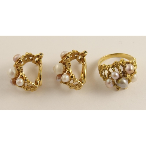 632 - An 18ct gold Scottish river pearl ring with matching earrings