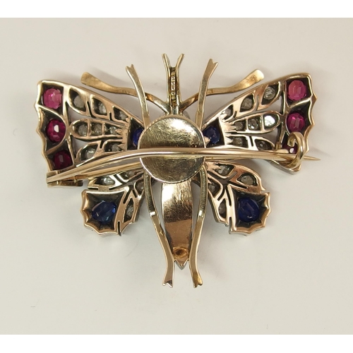 653 - A pretty butterfly brooch