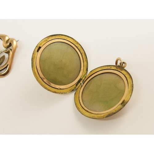 667 - A collection of Art Nouveau Jewellery