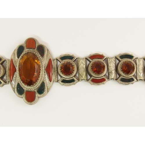 709 - A Scottish agate bracelet