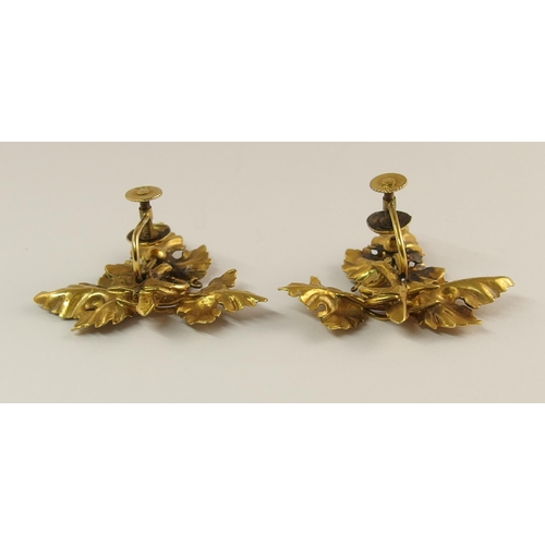 735 - A pair of 9ct gold vine leaf design earrings