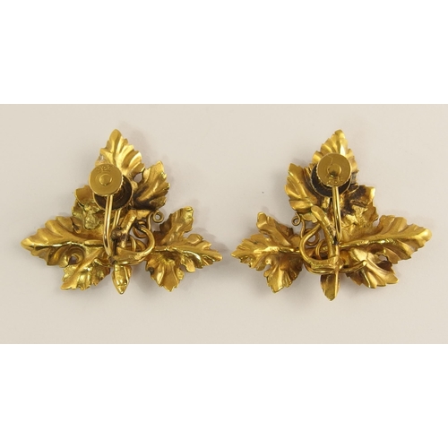 735 - A pair of 9ct gold vine leaf design earrings