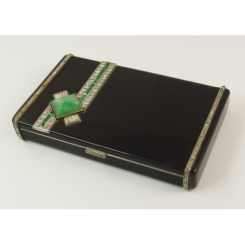 766 - An Art Deco French 18ct gold lacquer  diamond and Chinese green hardstone compact