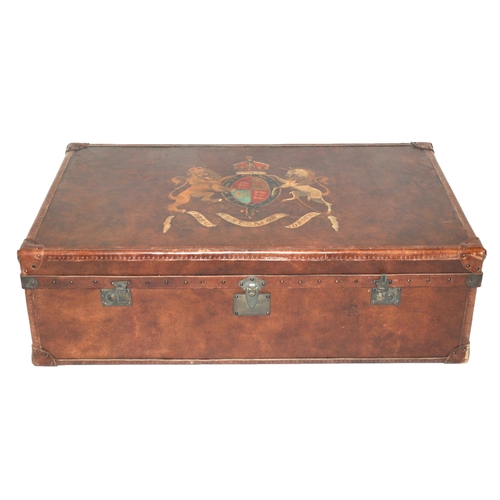 800 - A 20th Century leather decorative trunk