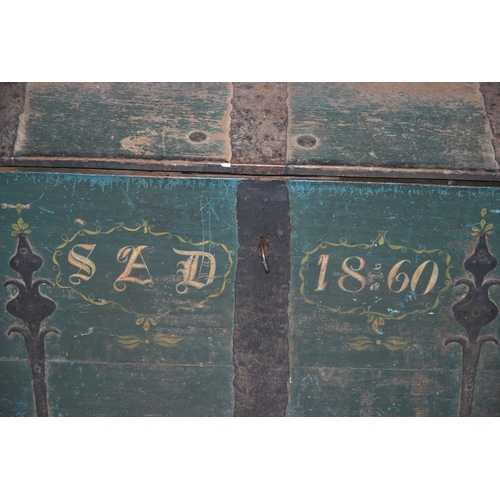 807 - A Scandinavian painted pine coffer