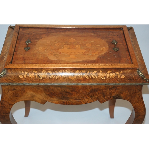 811 - A Victorian walnut planter