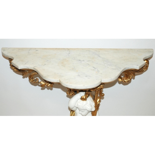 813 - A Louis XVI style giltwood console table