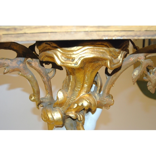 813 - A Louis XVI style giltwood console table