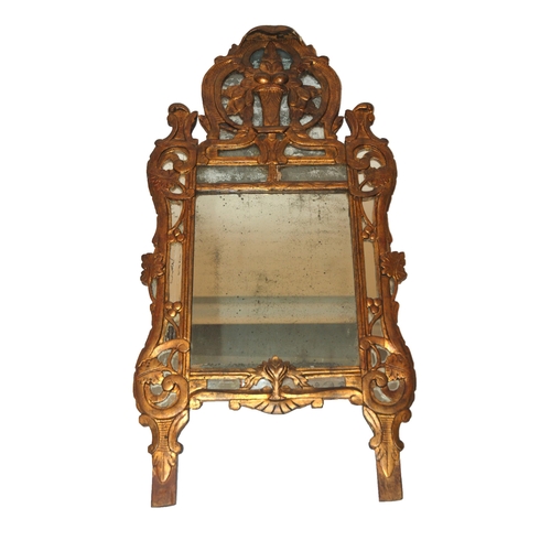 817 - An Italian giltwood wall mirror