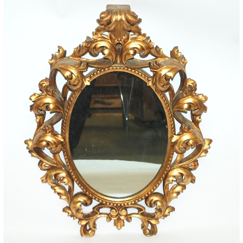 819 - An Italian giltwood wall mirror