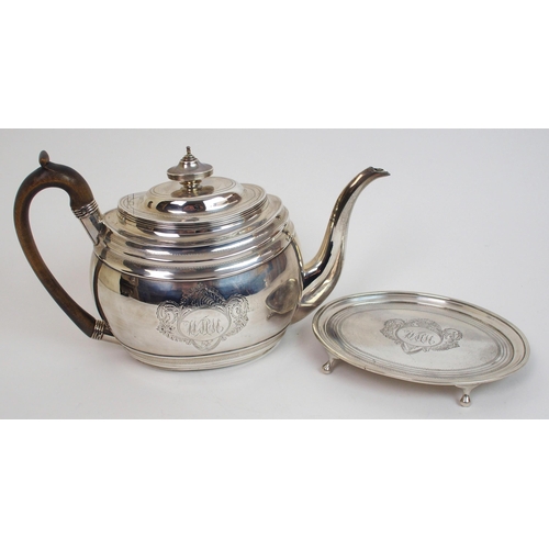 175 - A George III silver teapot