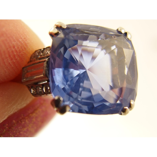 792B - A platinum Art Deco sapphire and diamond ring