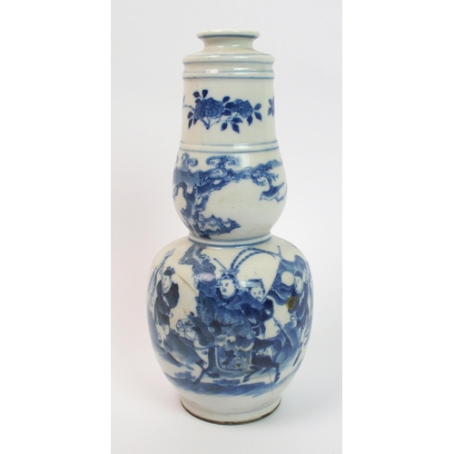 85 - A Chinese blue and white double gourd shaped vase