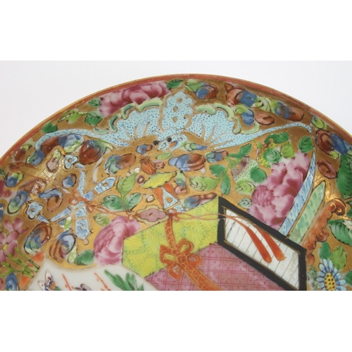 86 - A Cantonese famille rose saucer