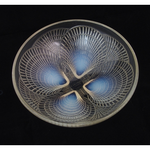 1079 - A Rene Lalique moulded opalescent glass Coquilles coupe