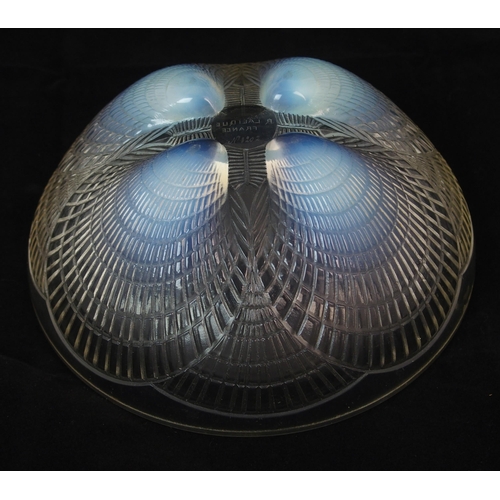 1079 - A Rene Lalique moulded opalescent glass Coquilles coupe