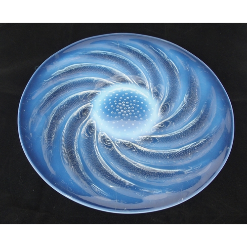 1081 - A Rene Lalique moulded opalescent glass Poissons plate