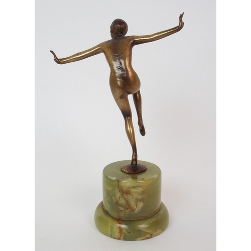 1085 - An Art Deco patinated bronze figure