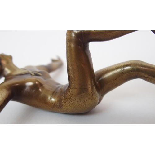 1085 - An Art Deco patinated bronze figure