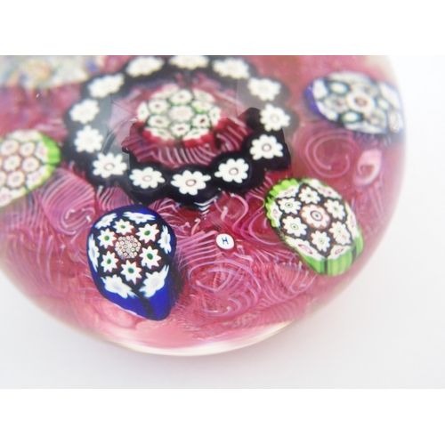 1150 - A Paul Ysart Harland glass paperweight