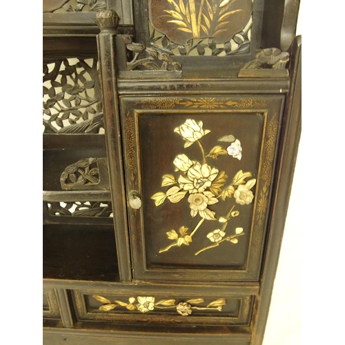 76 - A Japanese shodana cabinet