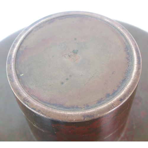 82 - A Japanese bronze circular bowl