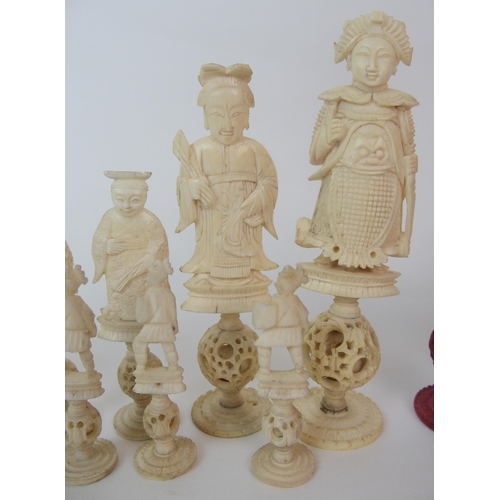 96 - A Chinese ivory chess set