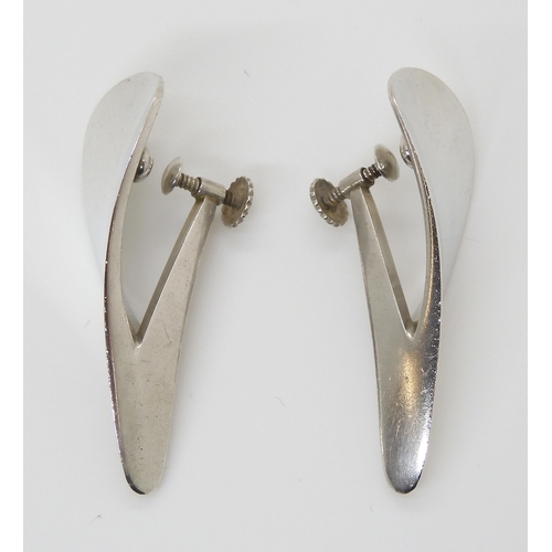 668 - A PAIR OF GEORG JENSEN EARRINGSdesigned by Nanna Ditzel the silver sculptural earrings have screw fi... 