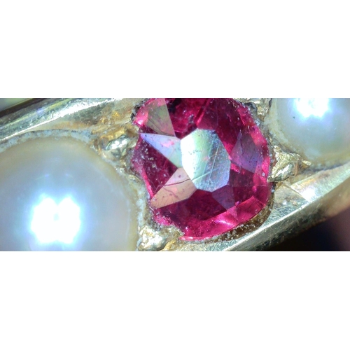 677 - AN 18CT RUBY AND PEARL RINGstamped with the makers mark TC possibly Thomas Cooper of Edinburgh 1840 ... 