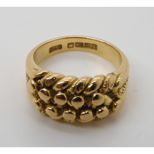 699 - AN 18CT GOLD CLASSIC KNOT RINGhallmarked Birmingham 1910. Finger size M1/2, weight 10.2gms... 