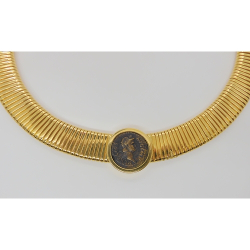 741 - AN 18CT MONETE TUBOGAS STYLE NECKLETset with a Roman style coin, with full Italian hallmarks. Length... 