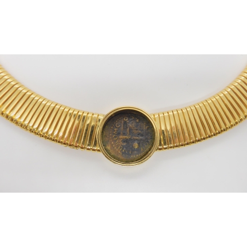 741 - AN 18CT MONETE TUBOGAS STYLE NECKLETset with a Roman style coin, with full Italian hallmarks. Length... 