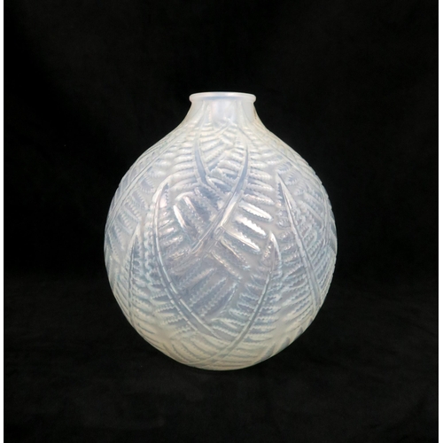 188 - RENE LALIQUE (FRENCH 1860-1945) ESPALION PATTERN VASEdesigned 1927, the opalescent bulbous form with... 