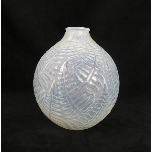 188 - RENE LALIQUE (FRENCH 1860-1945) ESPALION PATTERN VASEdesigned 1927, the opalescent bulbous form with... 