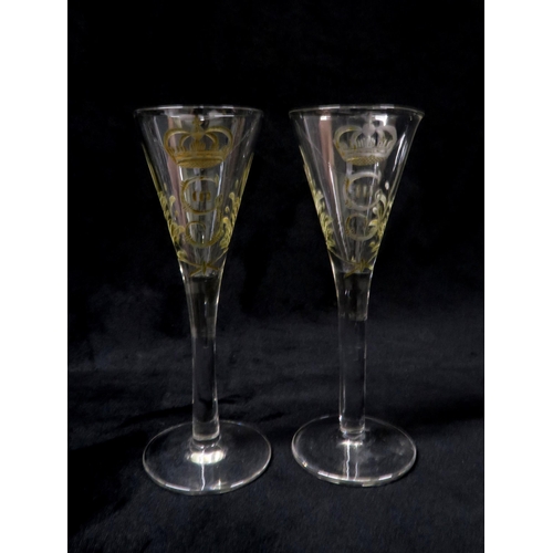 210 - A PAIR OF HARBRIDGE GEORGE VI 1937 CORONATION GLASSEStogether with a pair of wine glasses, with insi... 