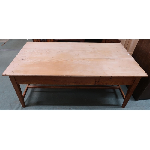 136 - A large late Victorian pine kitchen table with single drawer to either end on stretchered square tap... 