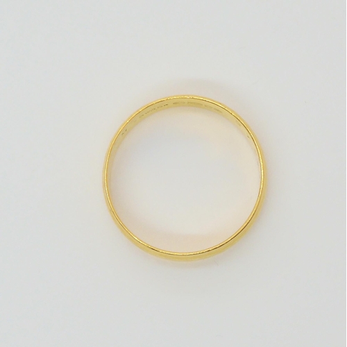 622 - A 22ct gold wedding ring, size Q1/2, weight 3.5gms