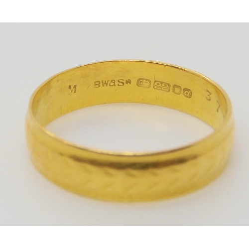 622 - A 22ct gold wedding ring, size Q1/2, weight 3.5gms