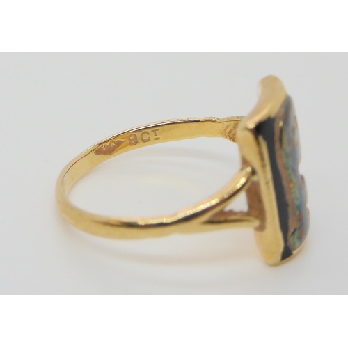 624 - Three 9ct gold rings to include red gem size U1/2, signet ring size O1/2, and onyx set signet ring s... 