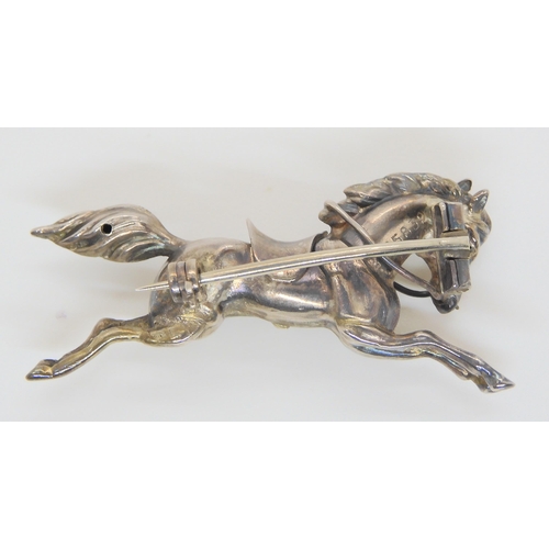 630 - A white metal highly detailed horse brooch, weight 6.3gms