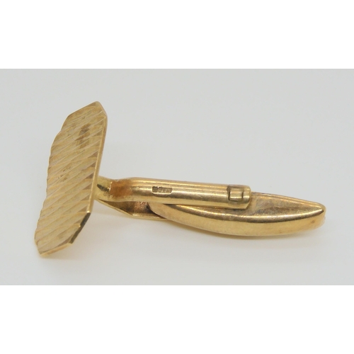 644 - A pair of 9ct gold 'T' bar cufflinks, weight 7.5gms